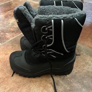 Itasca  kids winter boots